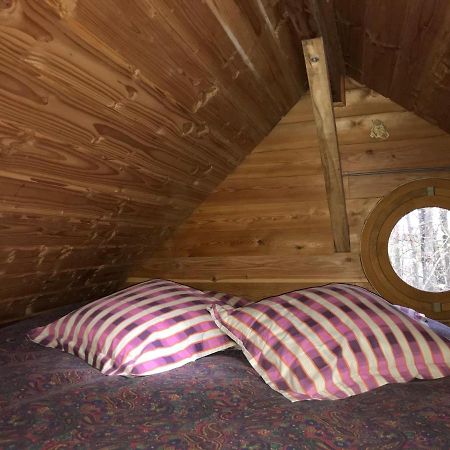 La Cabane Aux Secrets - Au Milieu De Nulle Part Outines Esterno foto