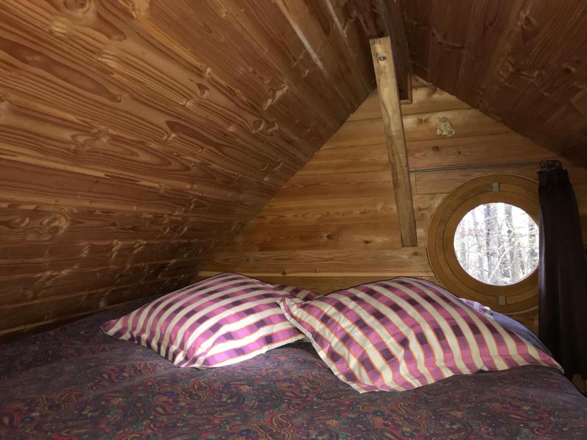 La Cabane Aux Secrets - Au Milieu De Nulle Part Outines Esterno foto
