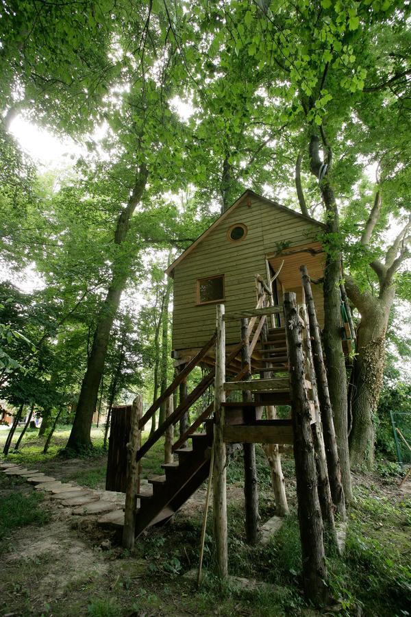 La Cabane Aux Secrets - Au Milieu De Nulle Part Outines Esterno foto