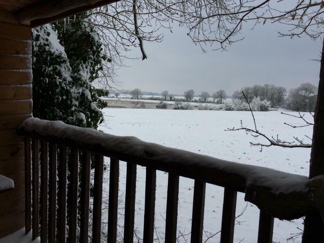 La Cabane Aux Secrets - Au Milieu De Nulle Part Outines Esterno foto